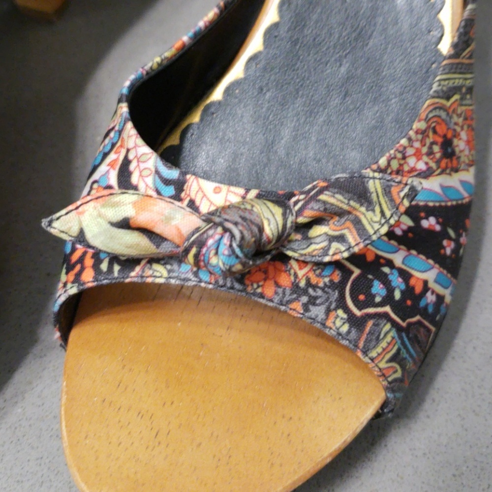 Heels - Picture 5 of 7